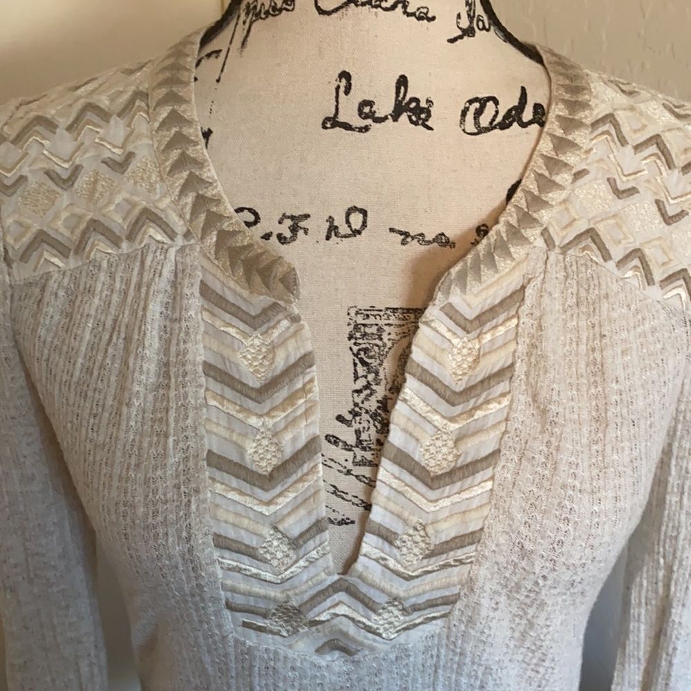 Lucky Brand Brand New Pullover Embroidered Slight Bell Sleeve Top Boho Modern - Picture 6 of 10